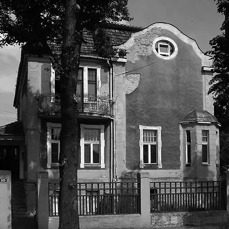 Stylowy Park Wawrzyniaka アパート